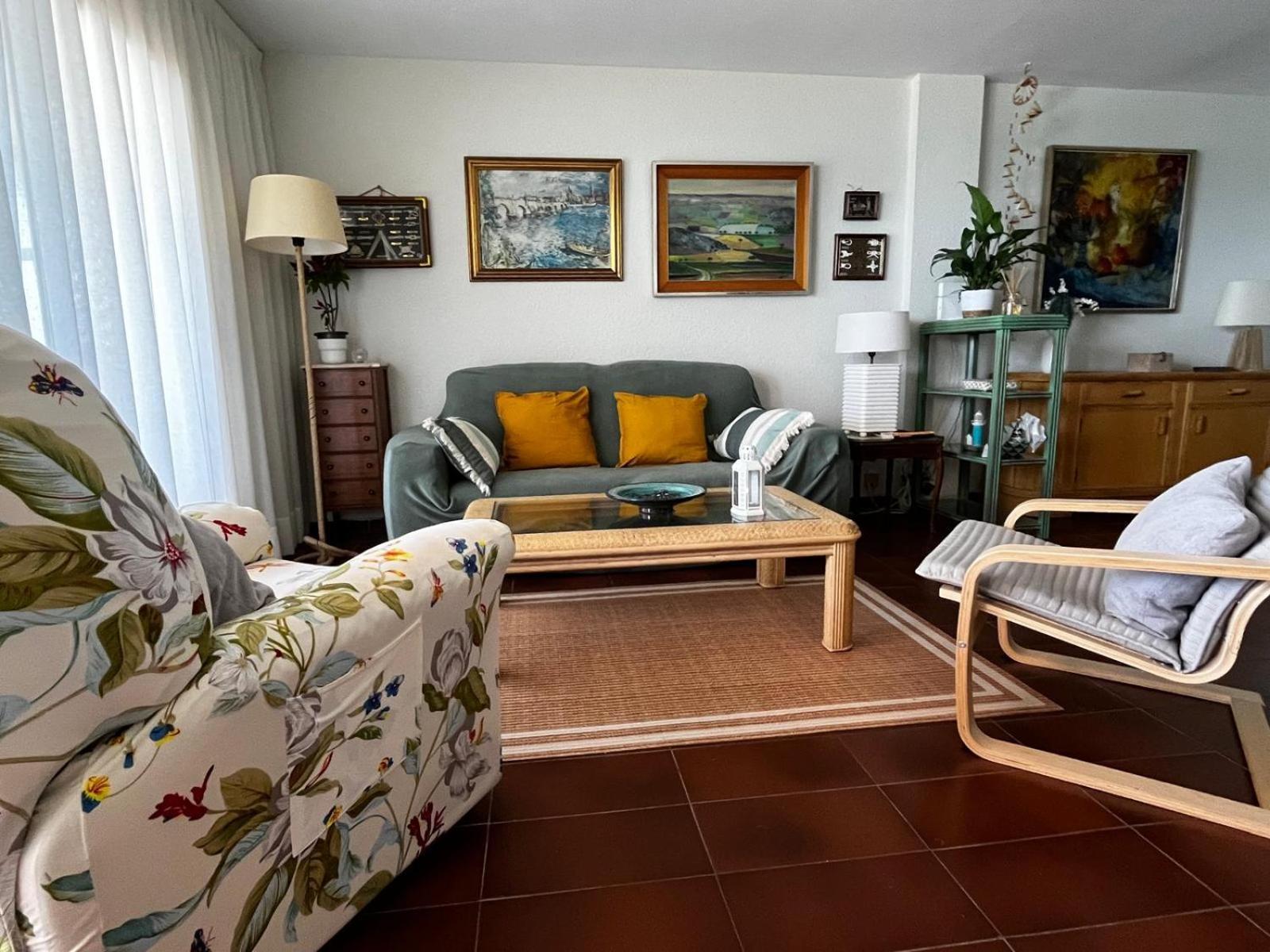 Acogedor Y Amplio Apartamento Familiar A Pie De Playa Calafell Extérieur photo