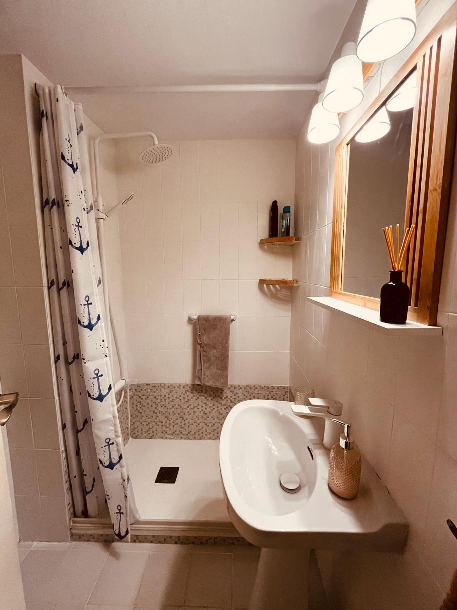 Acogedor Y Amplio Apartamento Familiar A Pie De Playa Calafell Extérieur photo